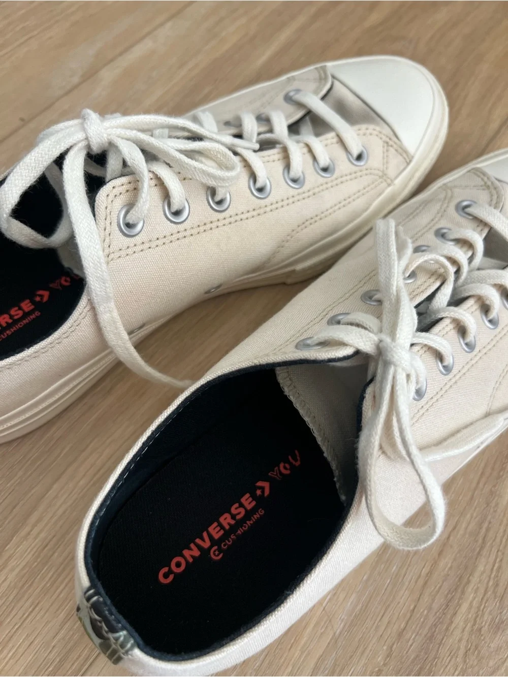 Mens Converse Chuck Taylor Throwback Low Top Shoes (w camouflage strip on heel)